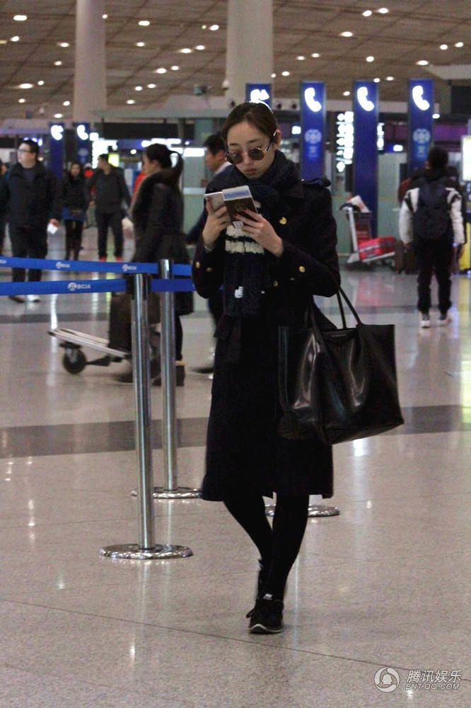 女星機場最新照片，星光下的溫馨相遇