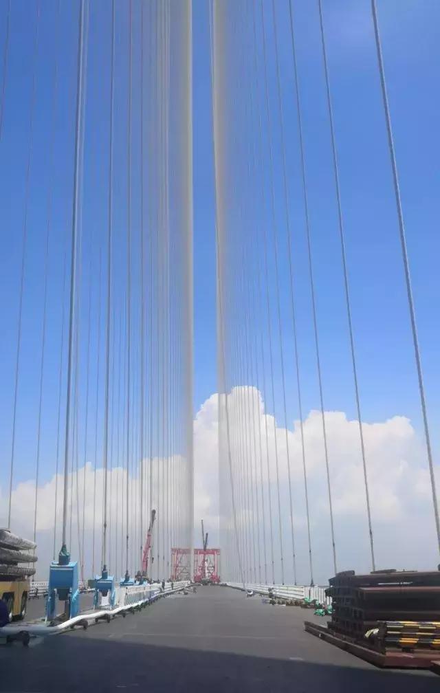 滬通長(zhǎng)江大橋最新工程動(dòng)態(tài),滬通長(zhǎng)江大橋最新工程動(dòng)態(tài)，橋上的友情與家的溫馨