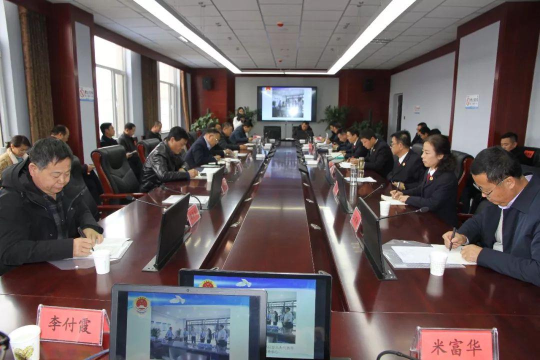 廢品回收新趨勢，小巷中的綠色奇遇之旅
