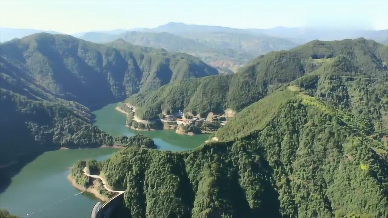 風(fēng)水大師揭秘，墳地選址奧秘與大自然美景的邂逅之旅