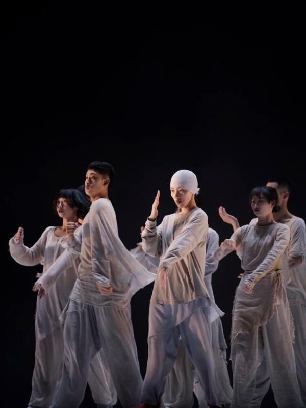 外國(guó)女明星名字大全，自然美景鼓舞之旅的明星閃耀之路