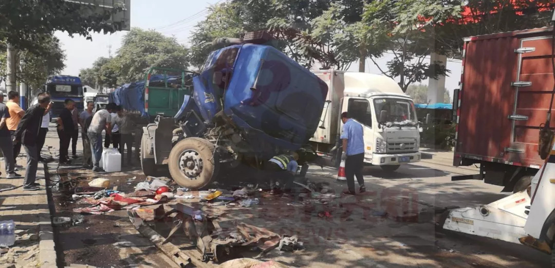 唐山車禍最新進展，今日事故更新????悲痛消息持續(xù)更新中