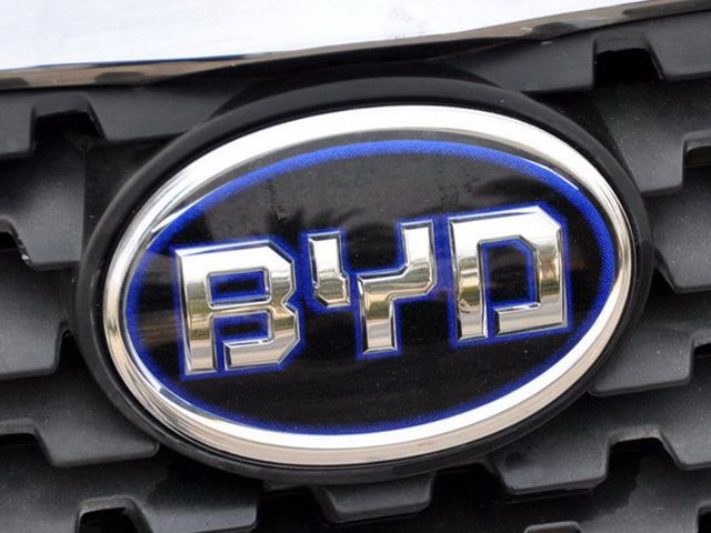 BYD最新車標(biāo)引領(lǐng)時尚潮流，獨特設(shè)計展現(xiàn)新風(fēng)向！