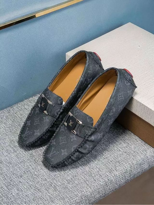 LV最新男鞋，時尚之選，情感之絆