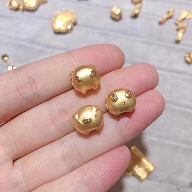 最新黃金價格動態(tài)，小巷深處的黃金秘密