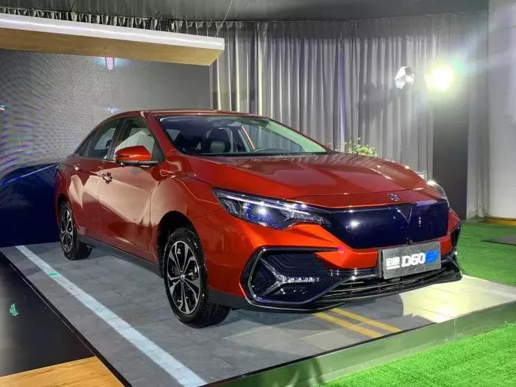 WEY最新款，駕馭變化，自信啟程未來