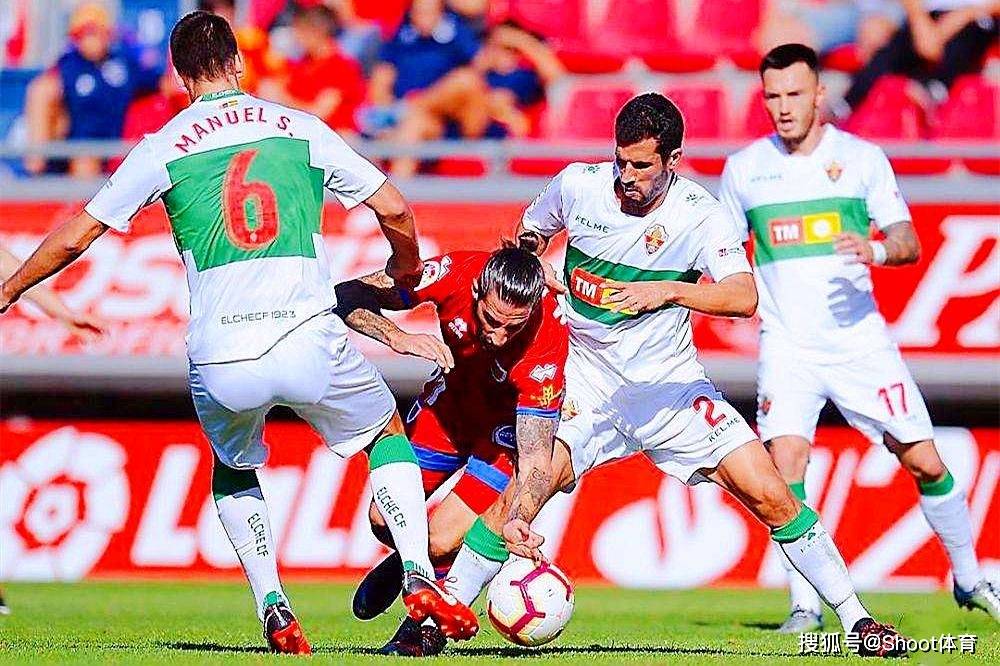 西甲賽場(chǎng)激戰(zhàn)正酣，熱血沸騰瞬間大揭秘！