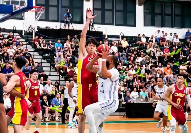 最新籃球賽事，賽場上的溫情與陪伴